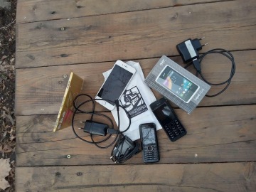 Sbírka mobilních telefonů pro lidi v nouzi